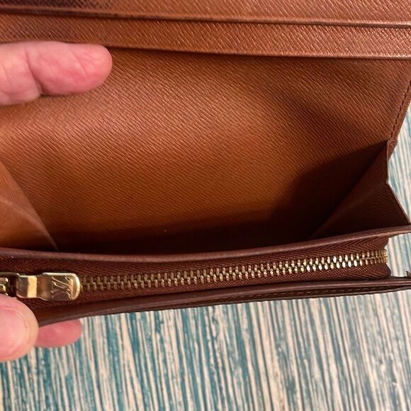 Louis Vuitton Brown Monogram Porte-Amon air Tresor Wallet - Picture 11 of 15